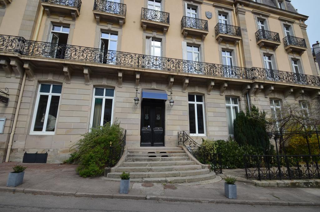 L'Empereur, Sa Femme Et Le Petit Prince Plombieres-les-Bains Exterior photo