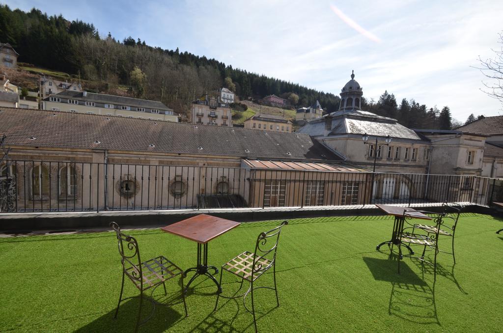 L'Empereur, Sa Femme Et Le Petit Prince Plombieres-les-Bains Exterior photo