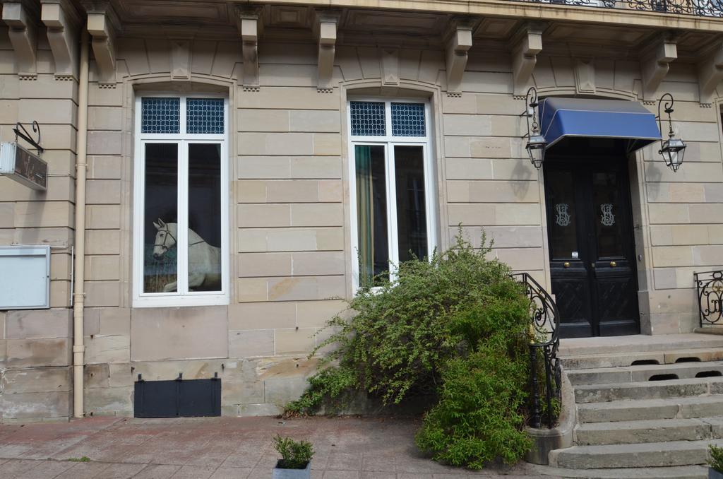 L'Empereur, Sa Femme Et Le Petit Prince Plombieres-les-Bains Exterior photo