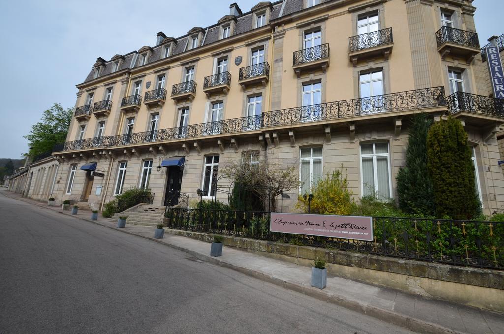 L'Empereur, Sa Femme Et Le Petit Prince Plombieres-les-Bains Exterior photo