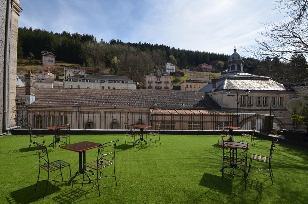 L'Empereur, Sa Femme Et Le Petit Prince Plombieres-les-Bains Exterior photo