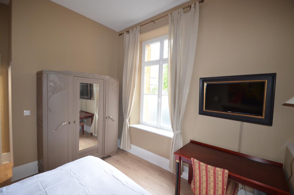 L'Empereur, Sa Femme Et Le Petit Prince Plombieres-les-Bains Exterior photo