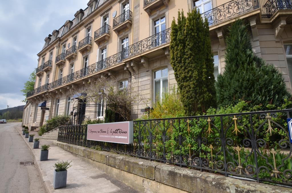 L'Empereur, Sa Femme Et Le Petit Prince Plombieres-les-Bains Exterior photo