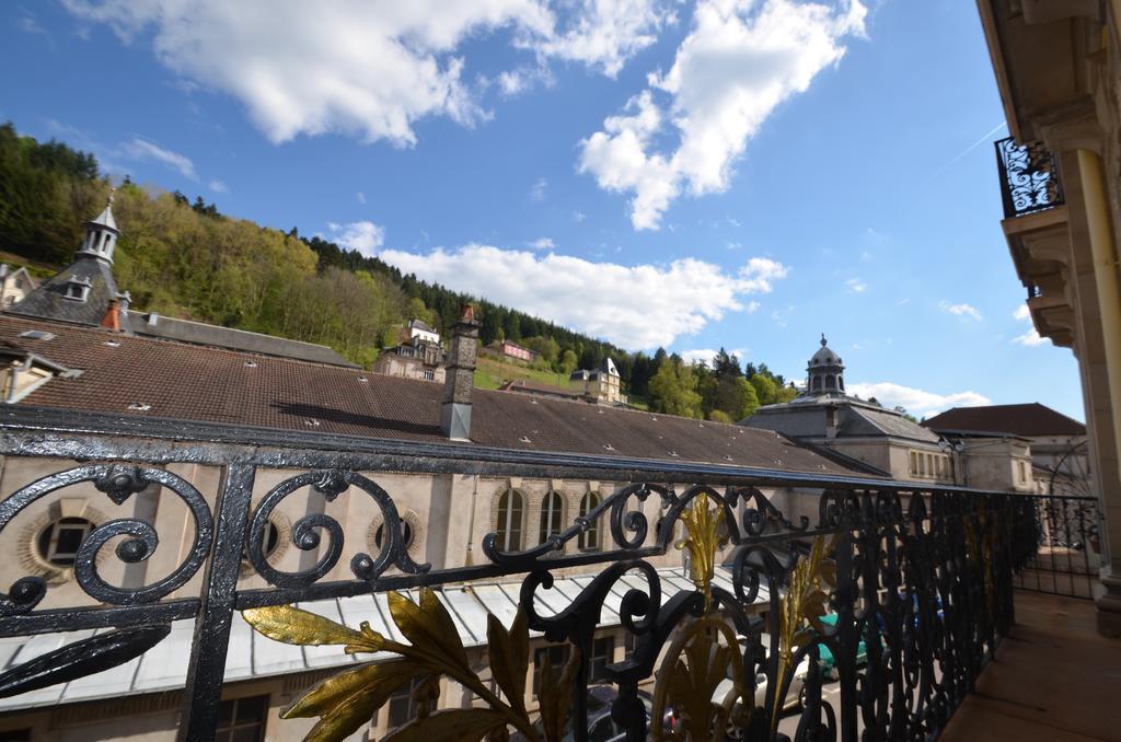 L'Empereur, Sa Femme Et Le Petit Prince Plombieres-les-Bains Exterior photo